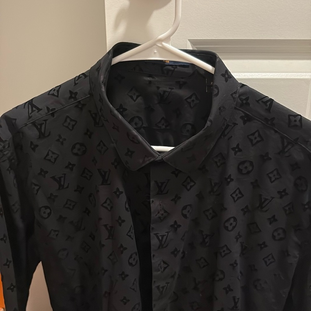 LV Black button down with pattern. XXL. Gently used and no stains/marks/smells